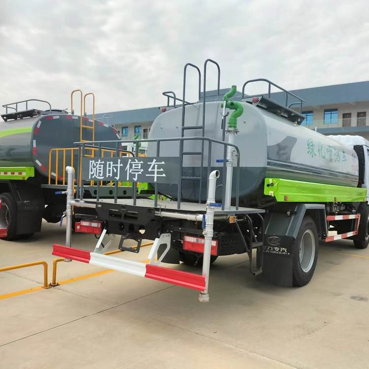 噴灑車(chē)灑水車(chē)8方灑水車(chē)噴灑車(chē)綠化養(yǎng)護(hù)約11.00萬(wàn)元